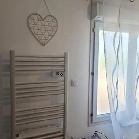 Charmante Maison Les Cedres Bleus Tatil Evi *